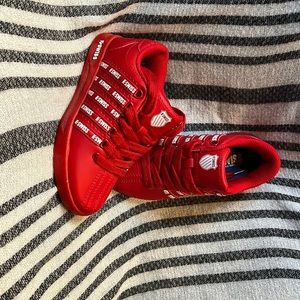 Red/white kids 11.5 K-Swiss active shoe.